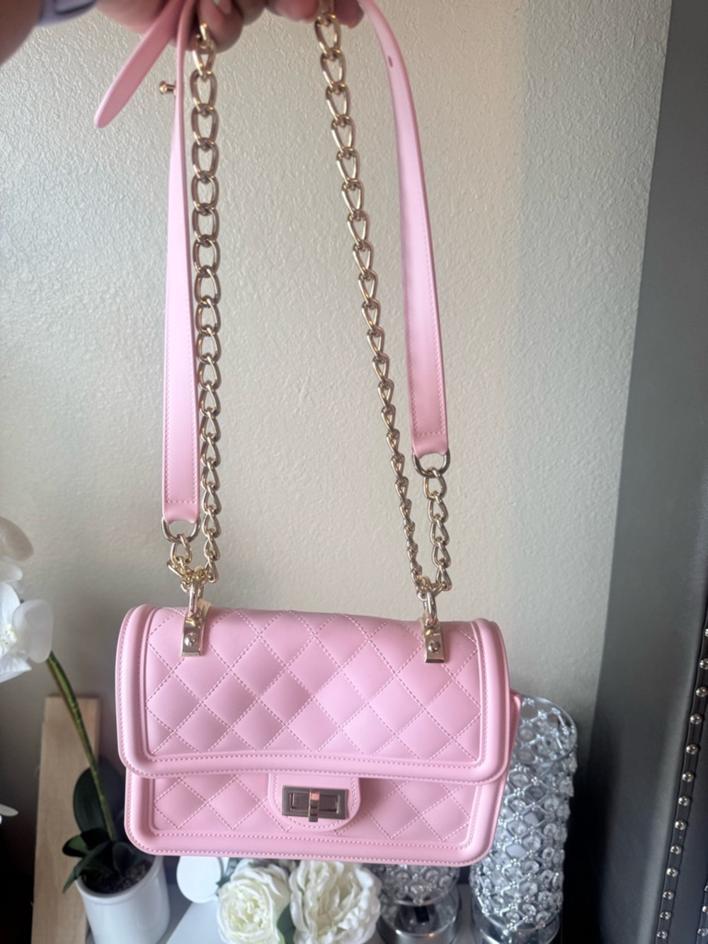 Quilted Pink Chain Shoulder Bag - Classic Women's Handbag